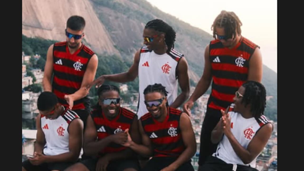 Novo Jogador Europeu do Flamengo Chama Atenção ao Ser Visto na Rocinha