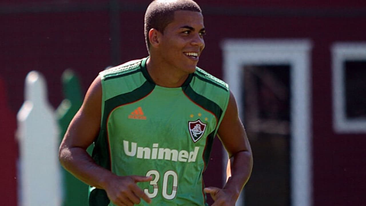 Ex-Fluminense e São Paulo é preso em SC por alta dívida de pensão alimentícia