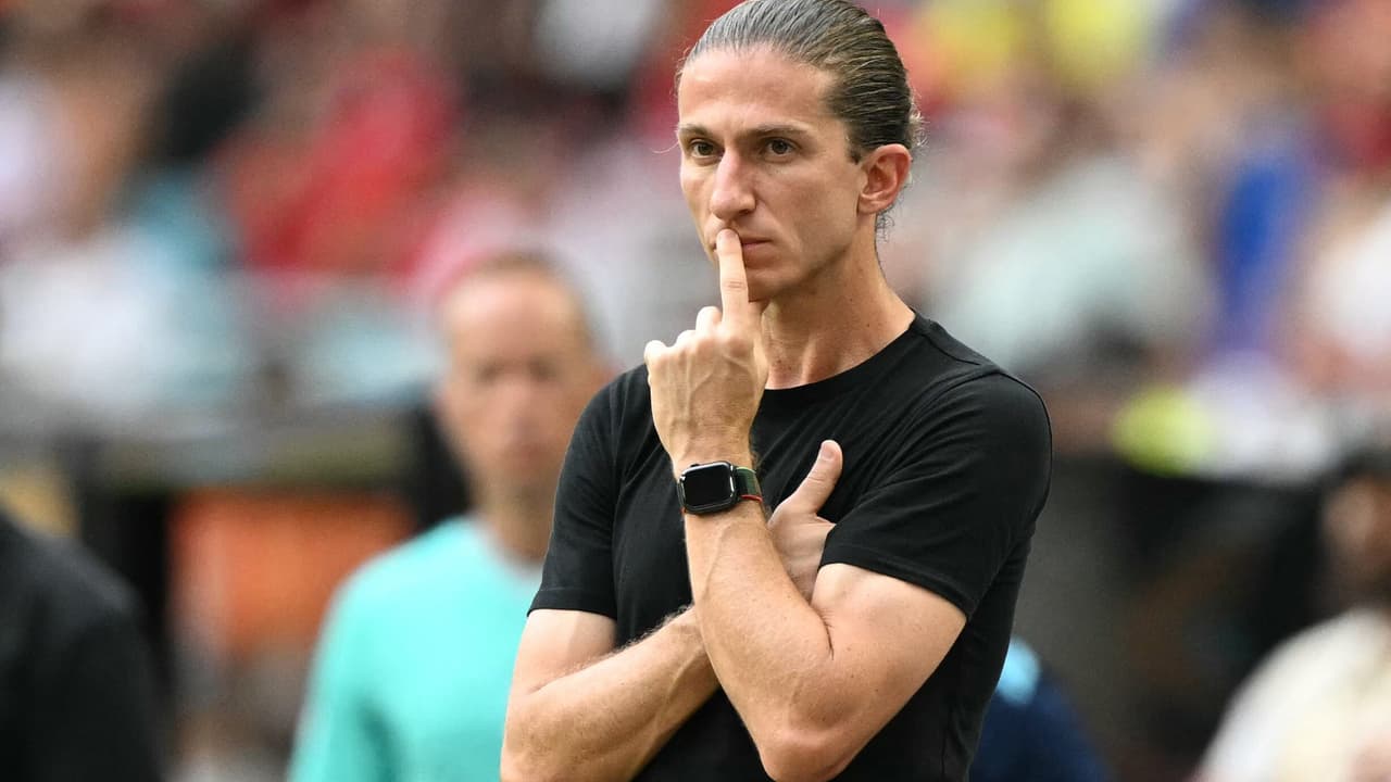 Filipe Luís reconhece superioridade do Bayern sobre o Flamengo na final.