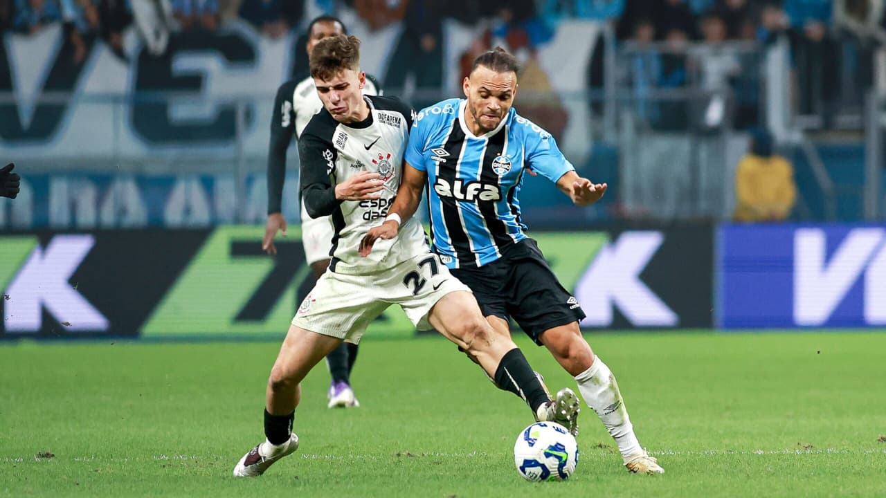 Grêmio e Corinthians empatarem em 1 a 1 antes da parada em Porto Alegre.