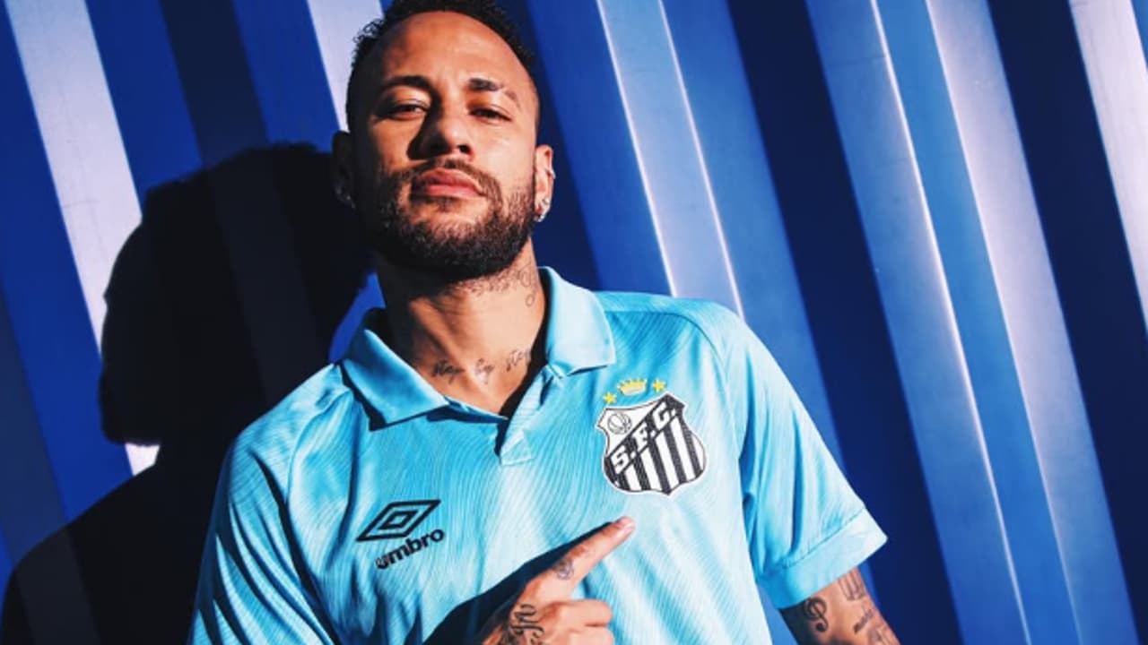 Azul turquesa: entenda a estratégia para o relançamento de uniforme do Santos