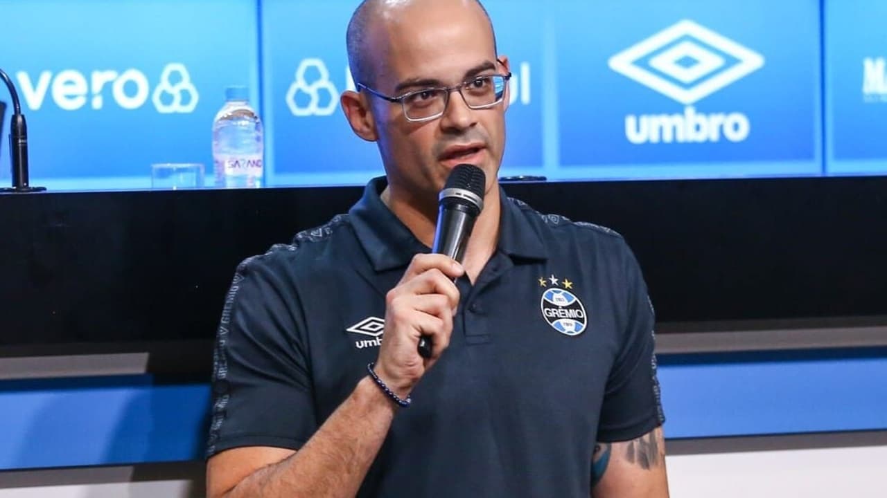 'O rival do Grêmio tem que vestir verde e branco', diz Caleffi