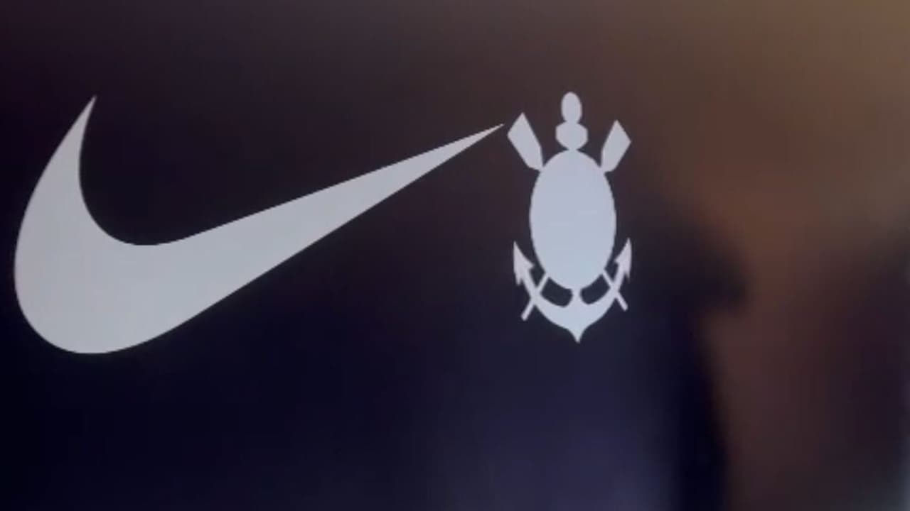 Veja como estão as negociações do Corinthians com Nike e Adidas
