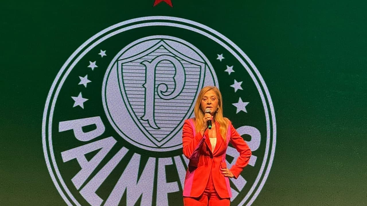 Leila, do Palmeiras, pede punição severa para Dudu por denúncia ao STJD.