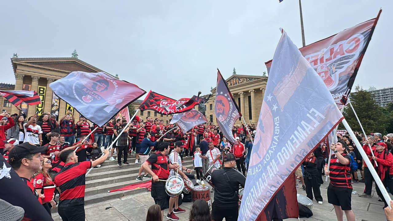Flamengo x Espérance: Torcidas celebram em local turístico antes da estreia no Mundial