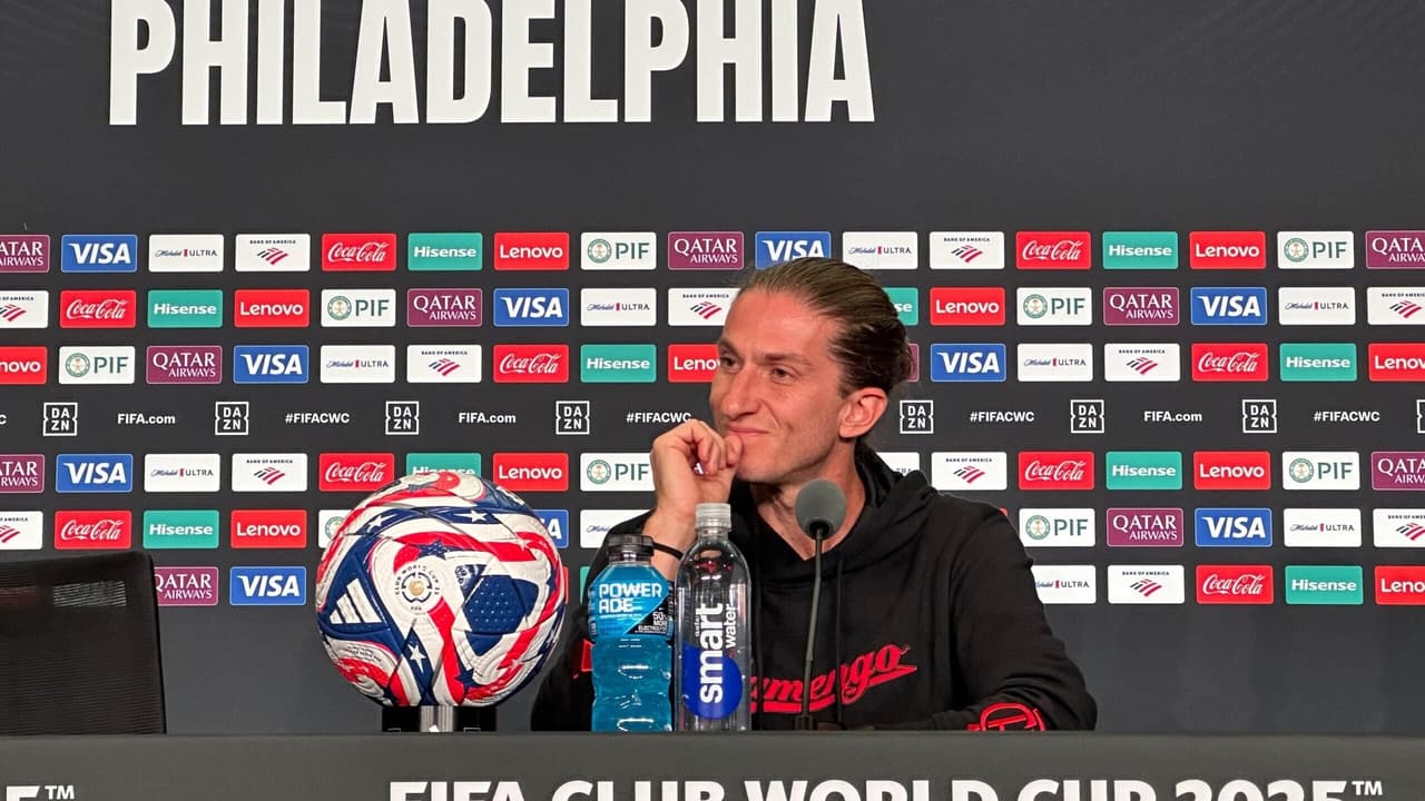 Entrevista coletiva ao vivo com Filipe Luís, técnico do Flamengo.