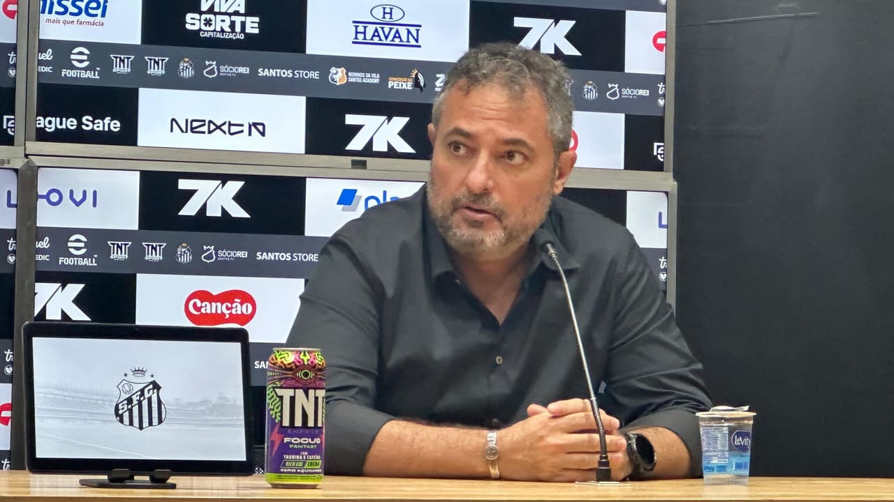 Alexandre Mattos é apresentado no Santos e fala sobre reforços: 'Não vamos fazer loucura'