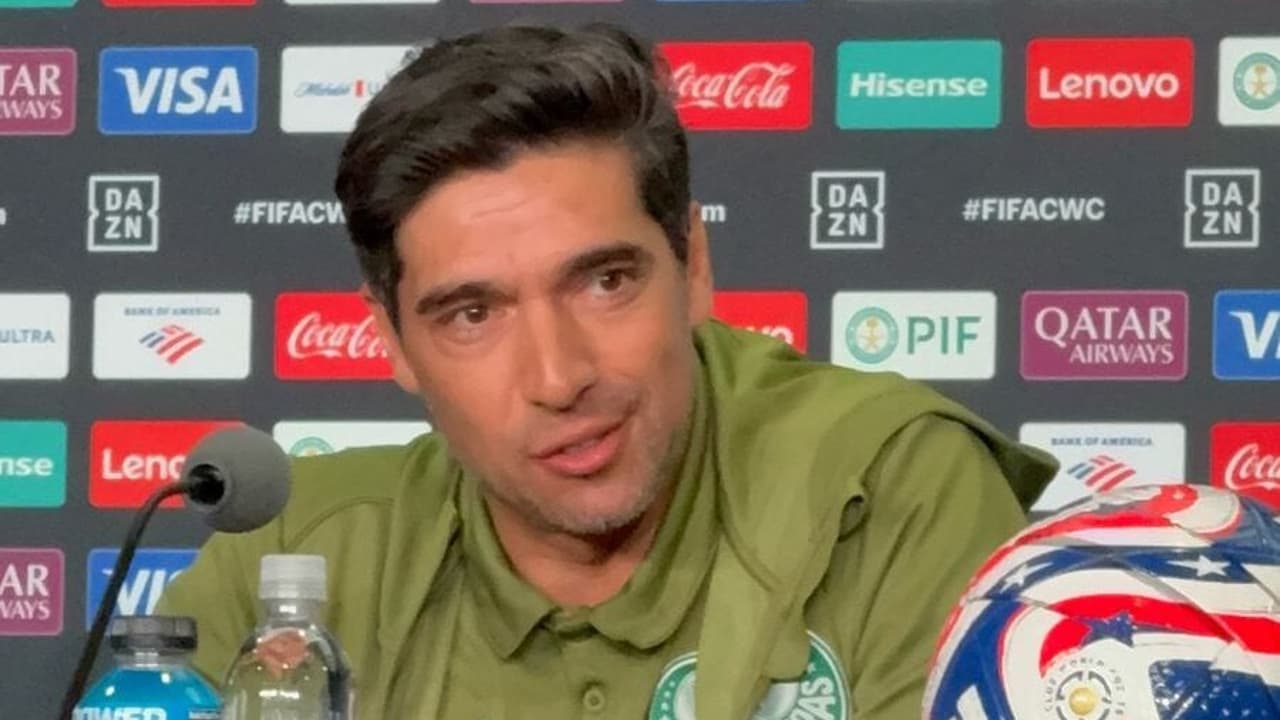 Abel alfineta imprensa e elogia desempenho de Estêvão no Palmeiras