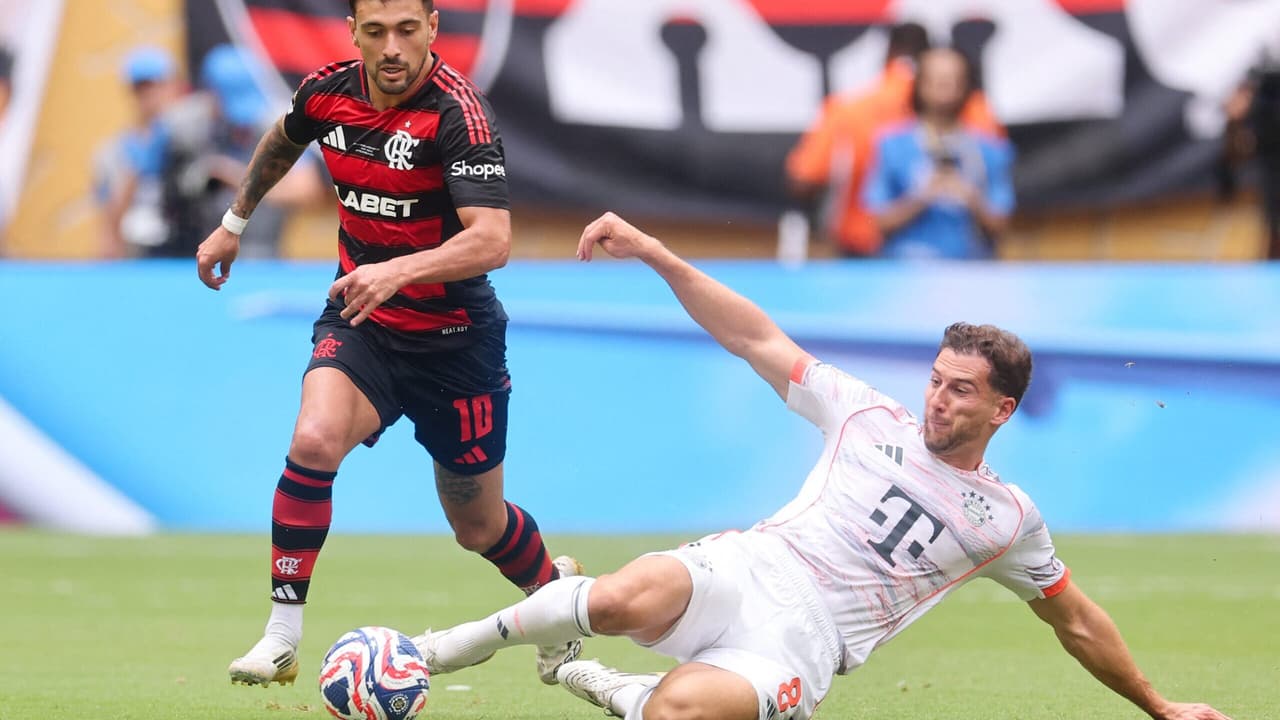 Loucura dos Torcedores: Lance Inacreditável em Flamengo x Bayern no Futebol.