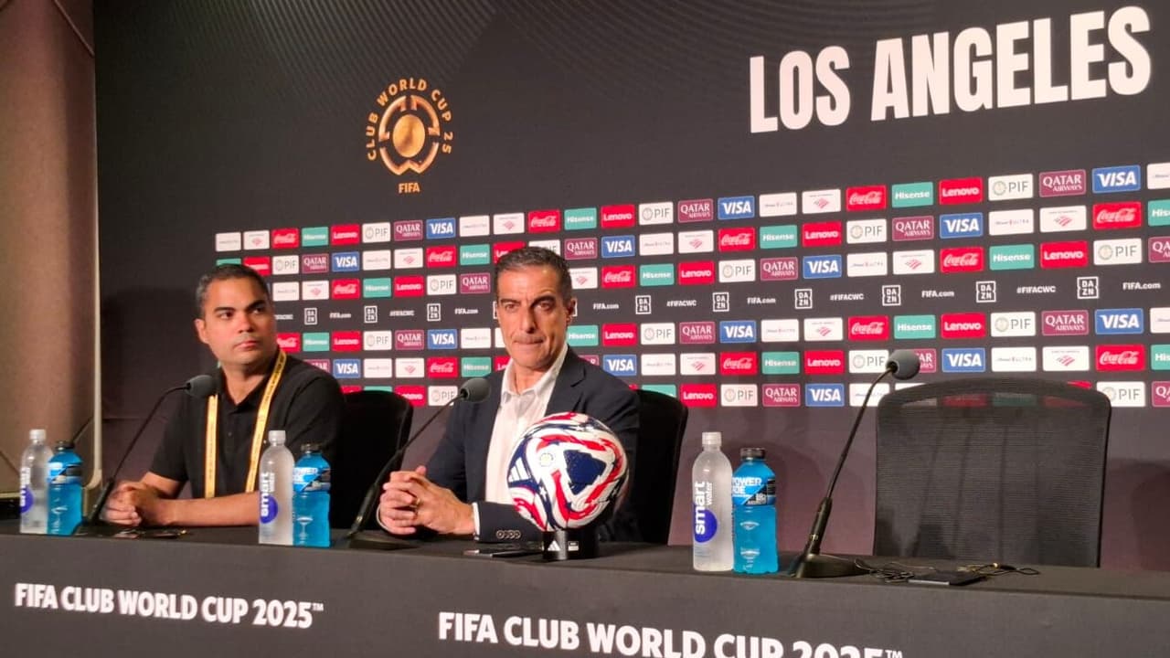 'Fiz asneira', diz Paiva sobre estreia do Botafogo no Mundial
