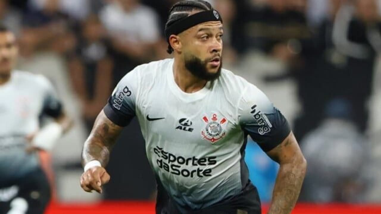 Memphis notifica Corinthians por dívida e alerta que pode não atuar pelo time