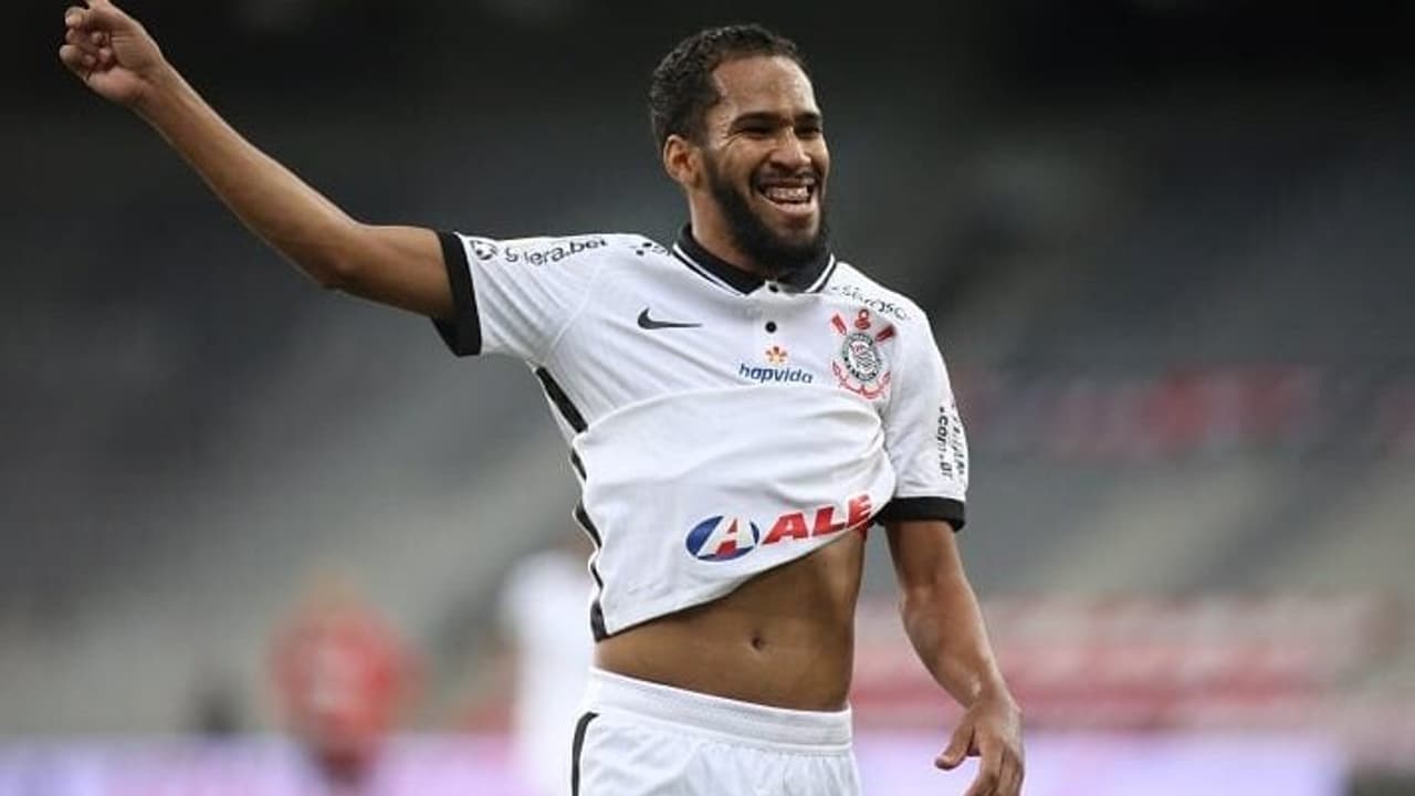 Ex-corinthians processa clube por milhões em novo caso judicial.