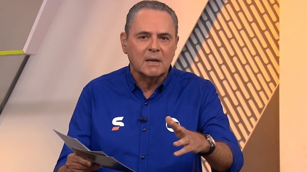Luis Roberto critica semelhanças entre Flamengo e Chelsea durante confronto.