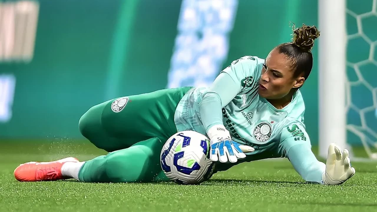 Goleira do Palmeiras e da seleção feminina passa por cirurgia no joelho.