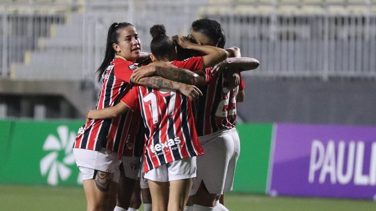 Virada nos acréscimos: São Paulo vence Corinthians pelo Paulistão Feminino.