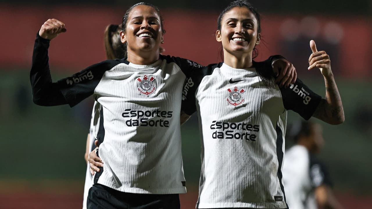 Corinthians derrota Flamengo com gol de Vic Albuquerque no Brasileirão feminino.