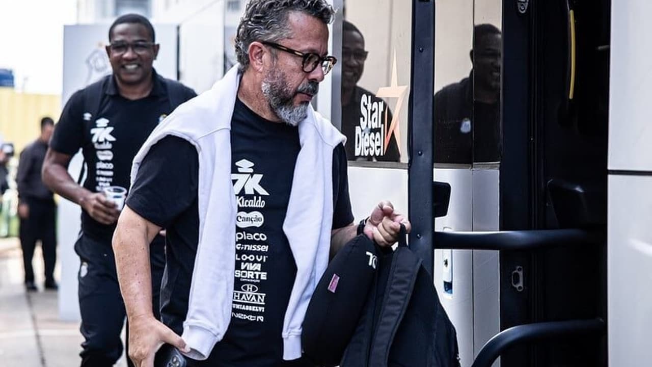 Cléber Xavier deve promover mudanças no time diante do Inter; Santos tem desfalque