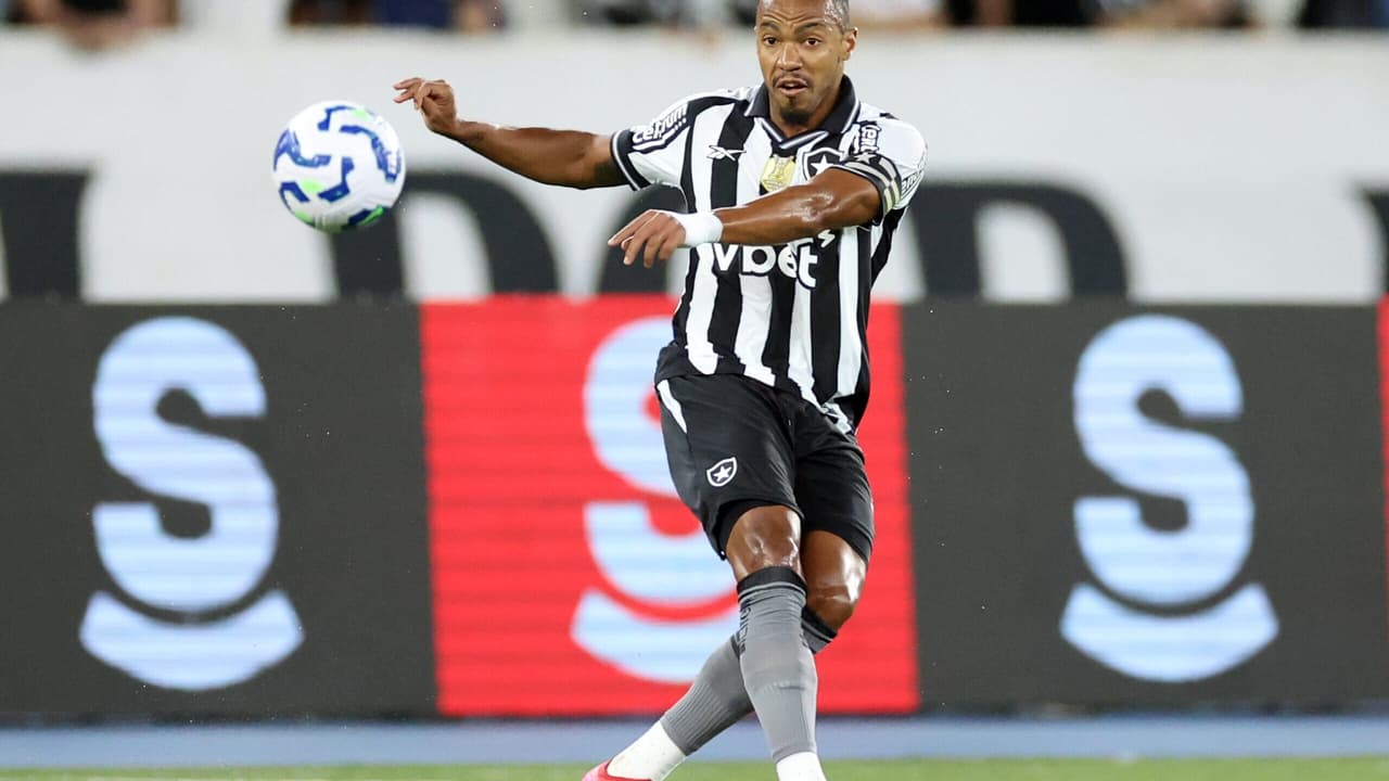 'Treinador em campo': Marlon Freitas mostra seu valor no Botafogo