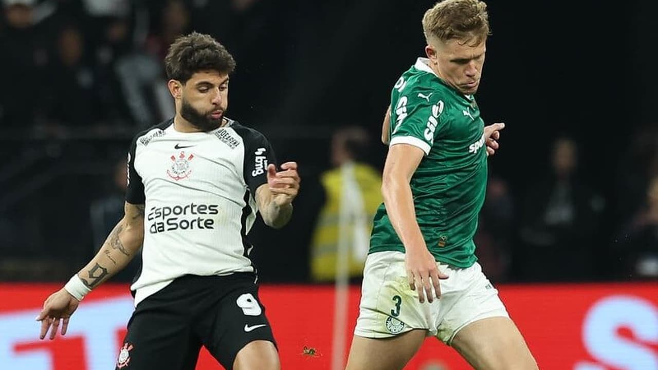 Fuchs preocupa Abel após deixar gramado com dores no Palmeiras