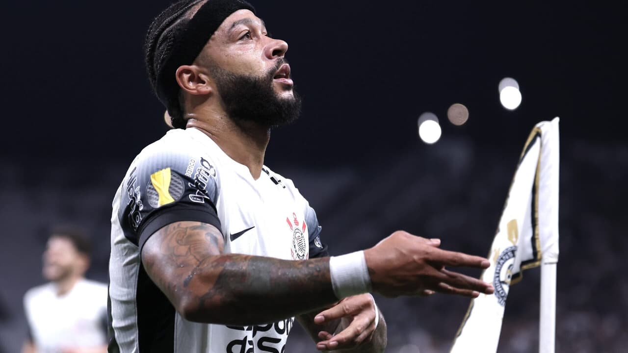 Corinthians deve R$ 326 mil a empresa de segurança de Memphis Depay
