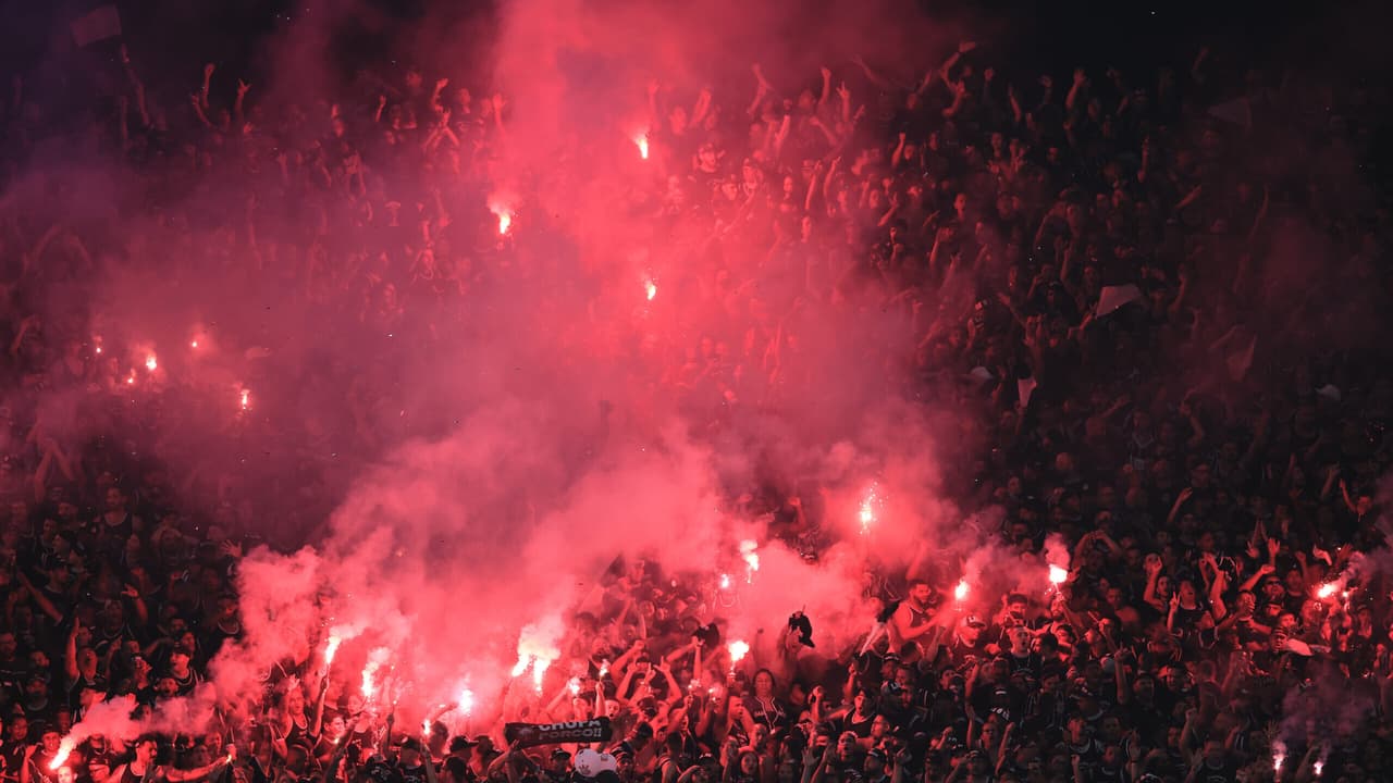 Corinthians busca reduzir sanção de torcidas organizadas após incidentes em final.