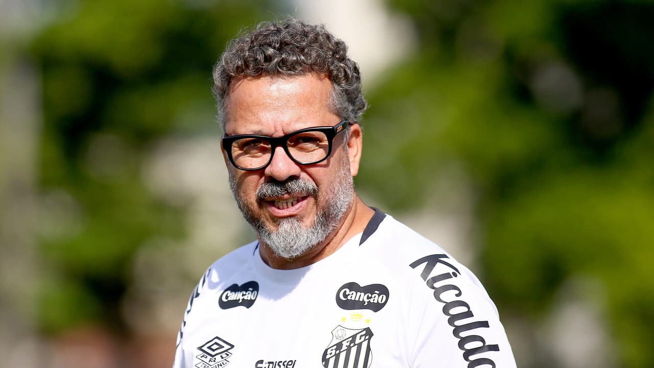 Cléber Xavier avalia desempenho de Neymar no retorno do Brasileirão pelo Santos