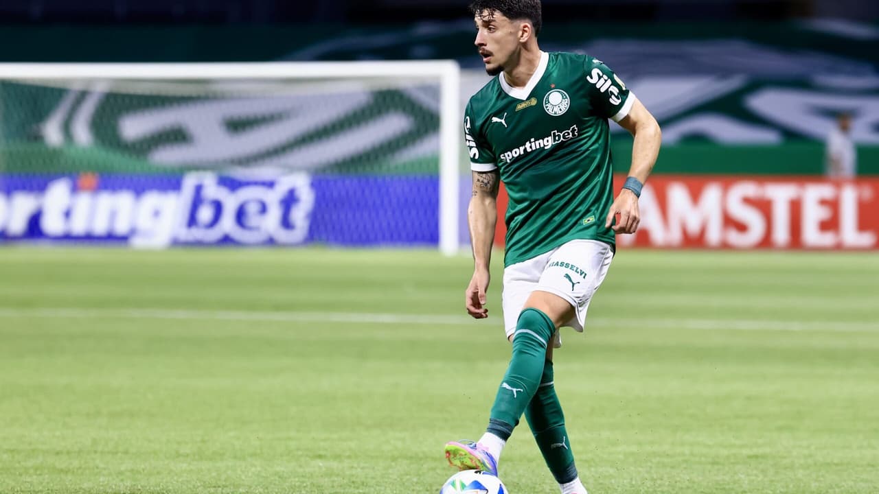 Palmeiras recebe propostas por Piquerez e negocia renovação nos bastidores.