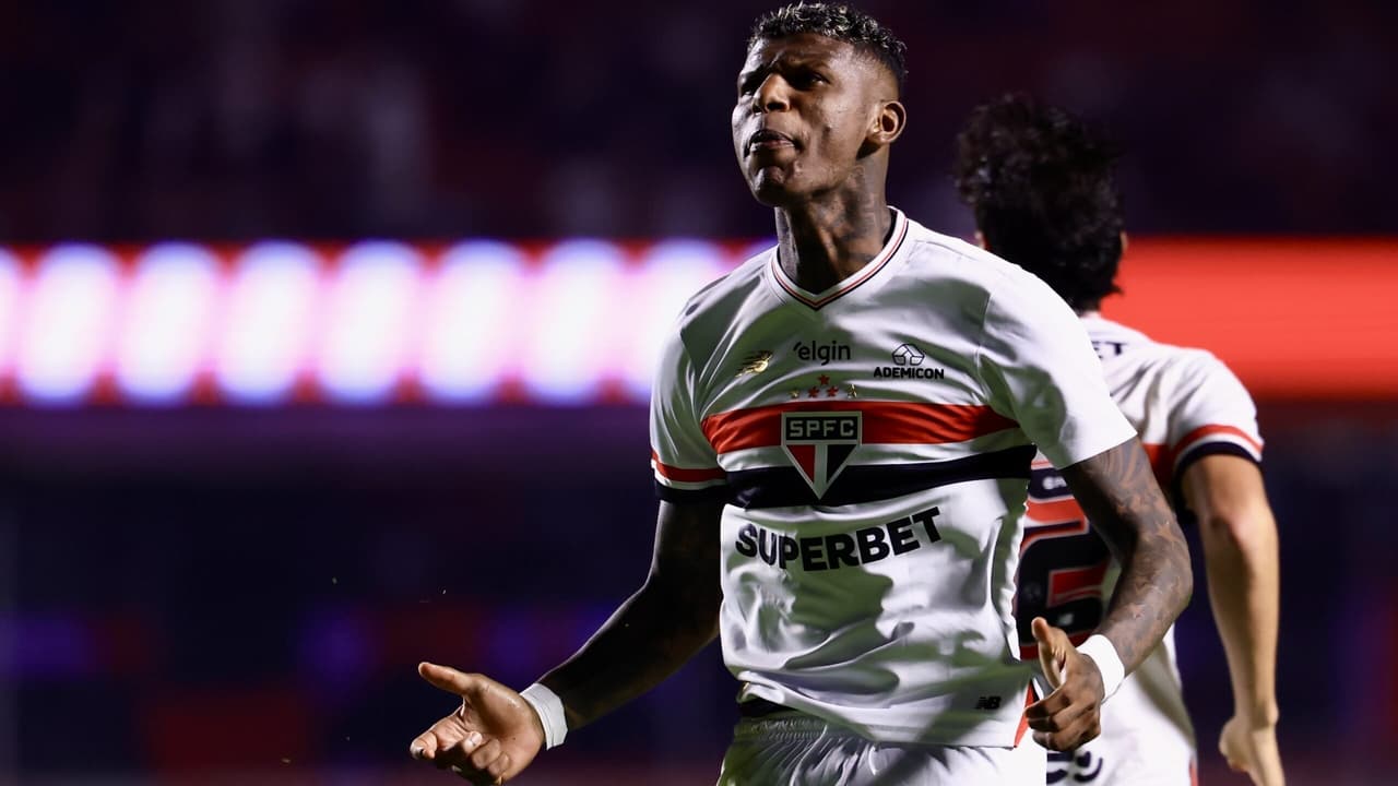 Arboleda completa oito anos no São Paulo e reafirma compromisso com o clube
