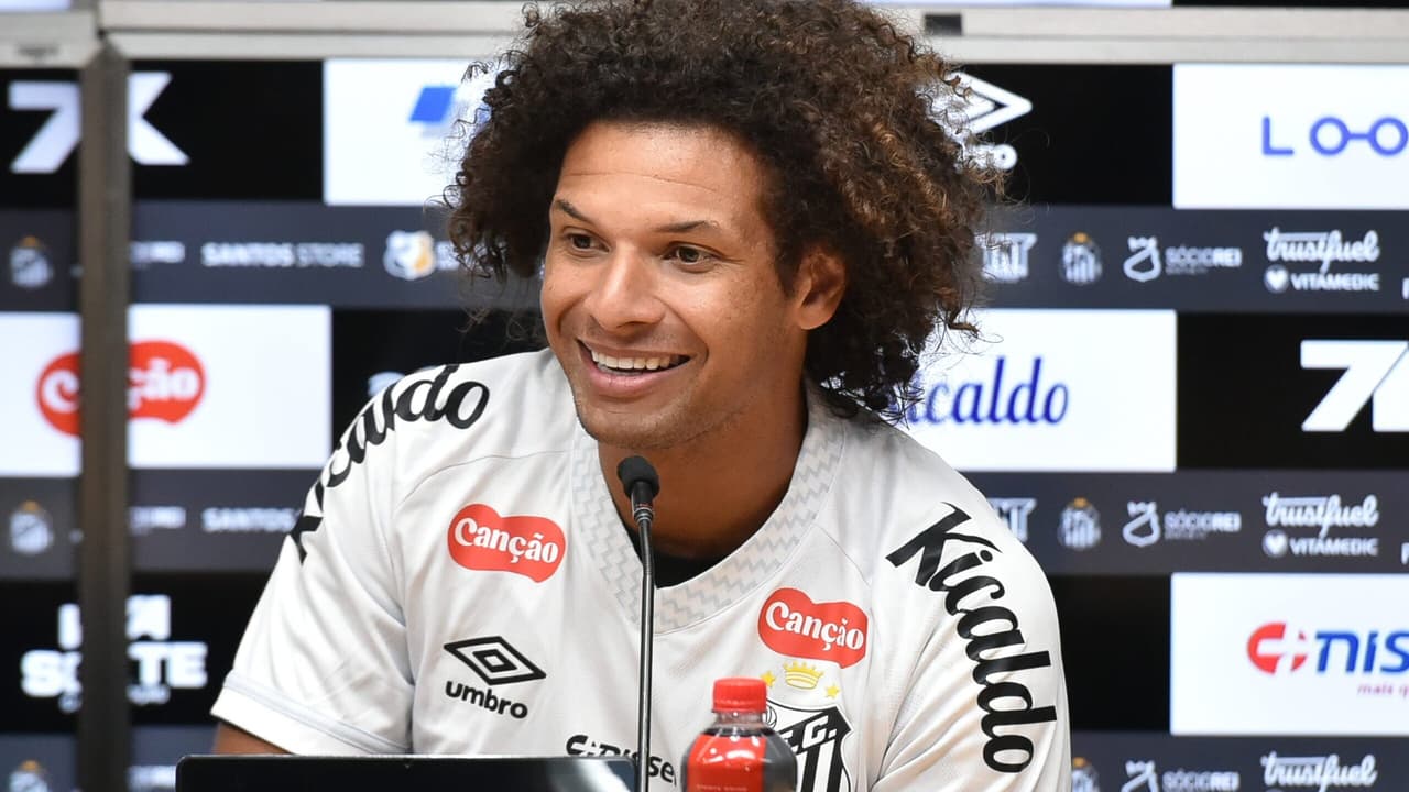 Willian Arão revela conversa com Cléber Xavier antes de fechar com o Santos