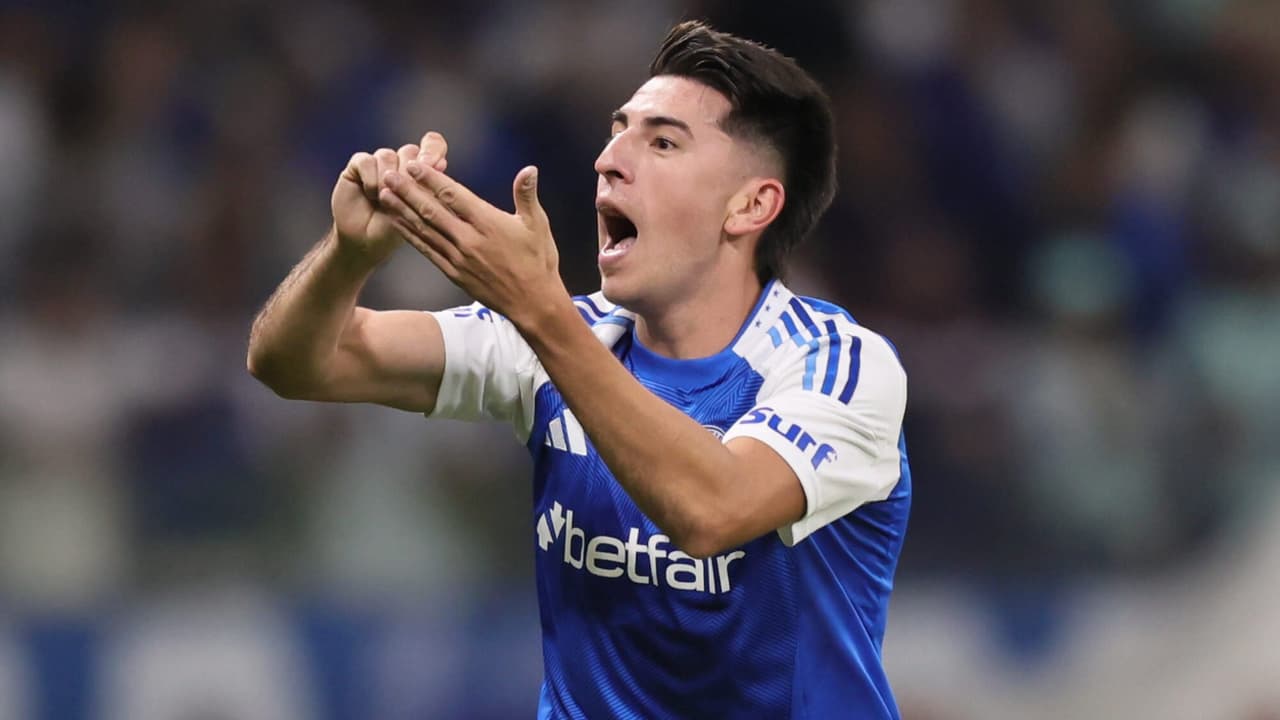 Zagueiro do Cruzeiro agradece mensagens após sofrer pancada no rosto