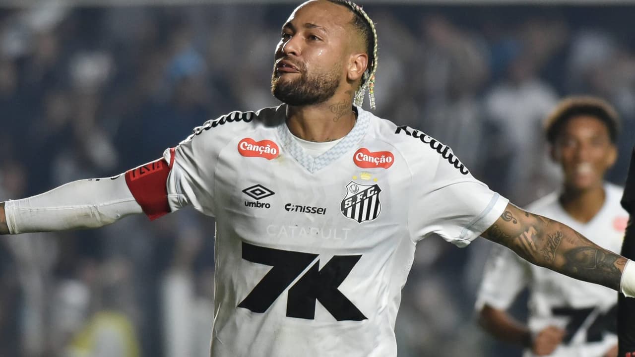 Neymar brilha em vitória do Santos sobre Flamengo e assegura vaga na Copa.