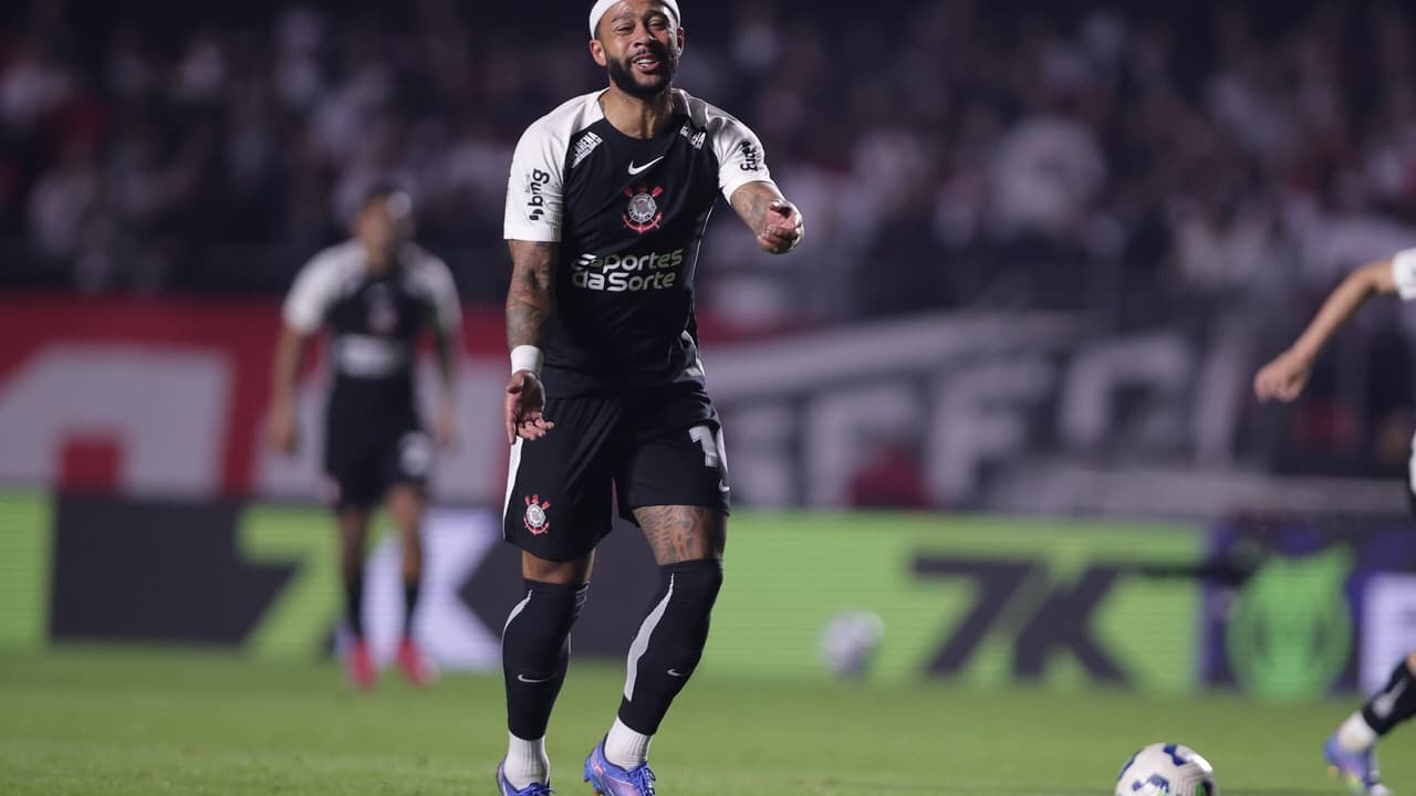 Desgaste evidenciado por Memphis aponta problemas no Corinthians