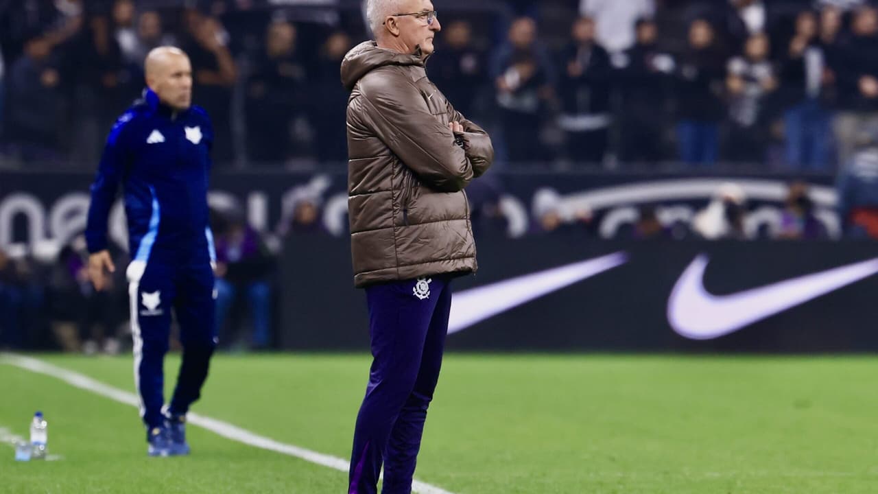 Dorival analisa motivos para queda de desempenho ofensivo do Corinthians