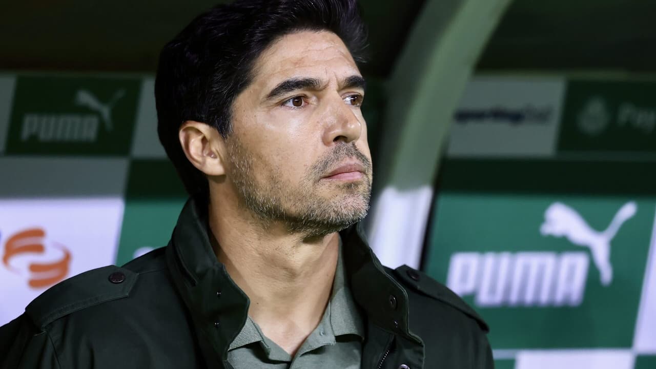 Narrador da Globo critica atitude de Abel em jogo do Palmeiras: 
