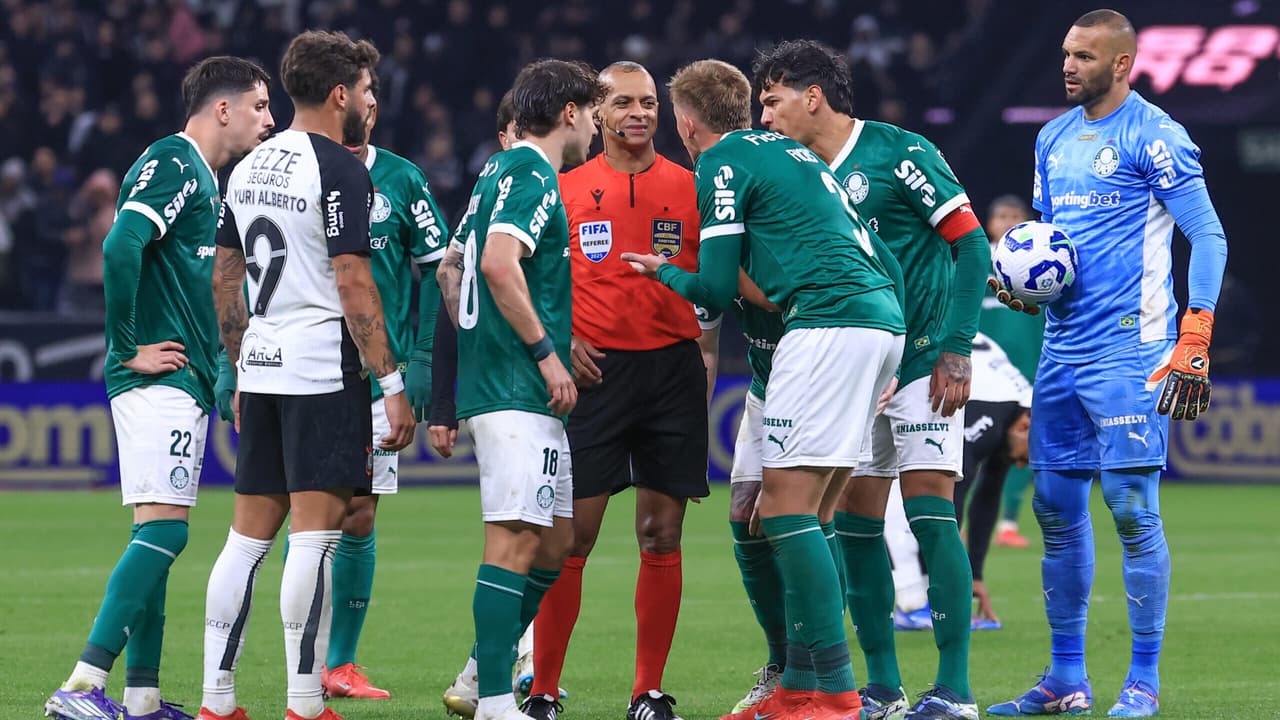 Palmeiras manifesta descontentamento com arbitragem e envia queixa à CBF