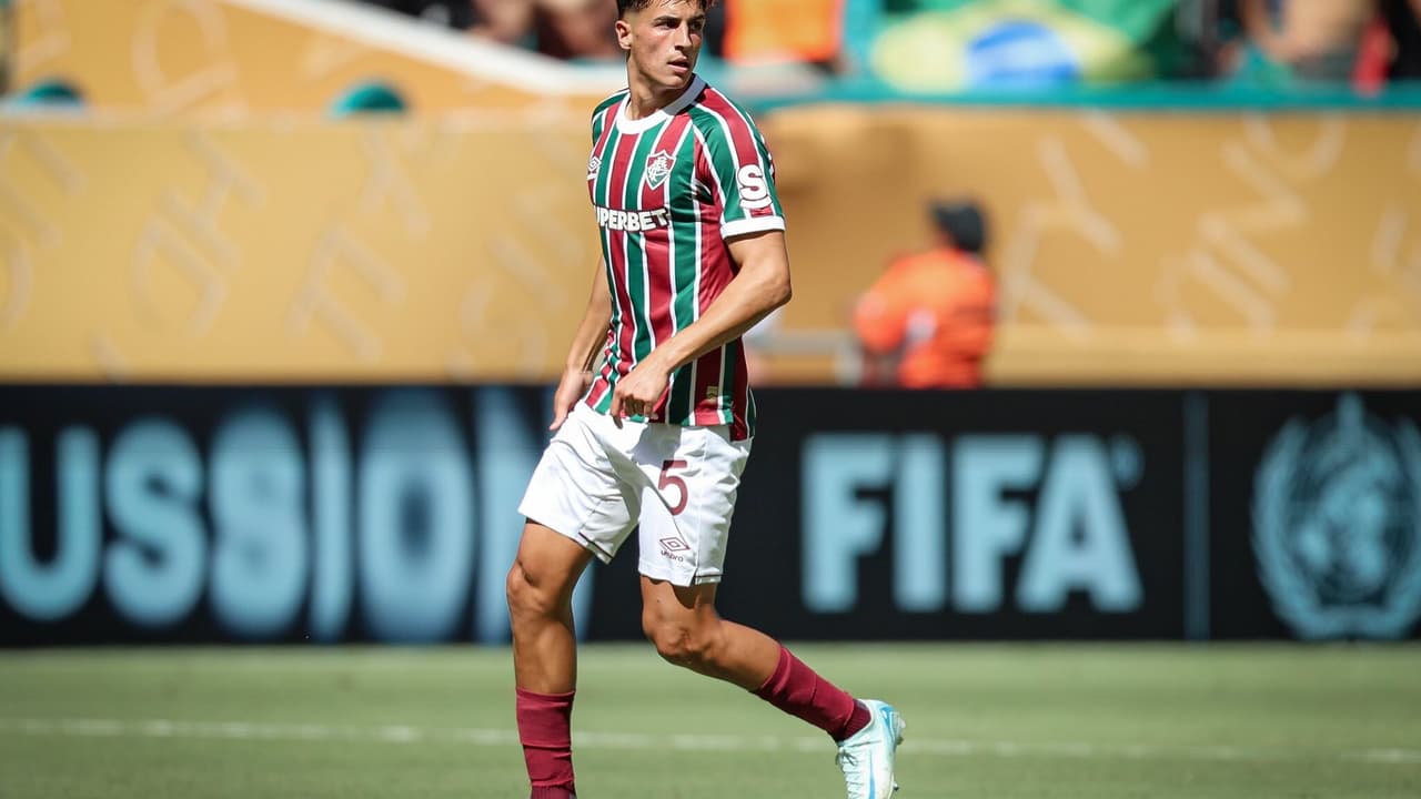 Titular pela segunda vez no Mundial, Bernal enaltece elenco do Fluminense