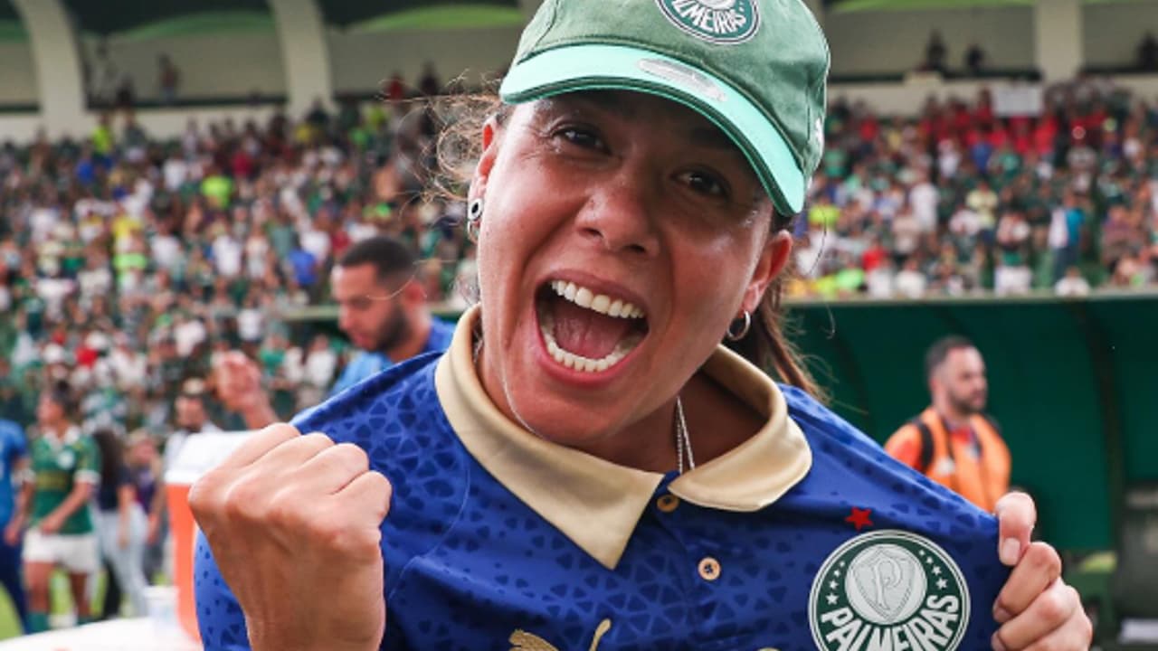 Camilla Orlando comenta sobre saída do Palmeiras: foco em futuro, não despedida.