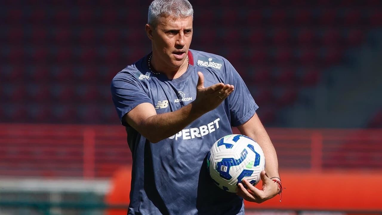São Paulo finaliza treino para duelo contra o Bragantino; confira escalação provável