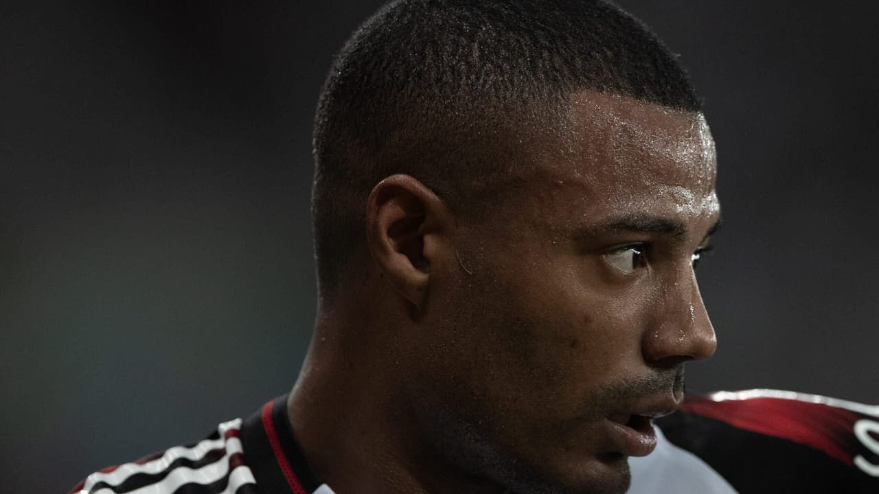 Médico do Flamengo confirma gravidade da lesão de De La Cruz