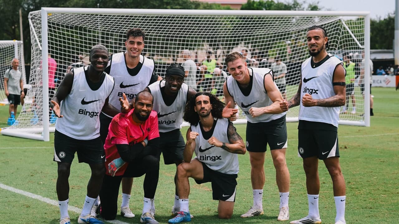 Preparo do Chelsea contra o Palmeiras: uno, videogame e tênis de mesa.