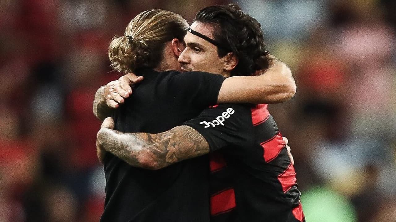 Filipe Luís elogia Pedro no Flamengo e surpreende: Feito incrível