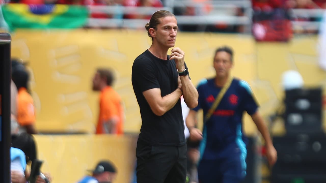 Flamengo reporta lesão de Danilo; Plata passa por tratamento médico