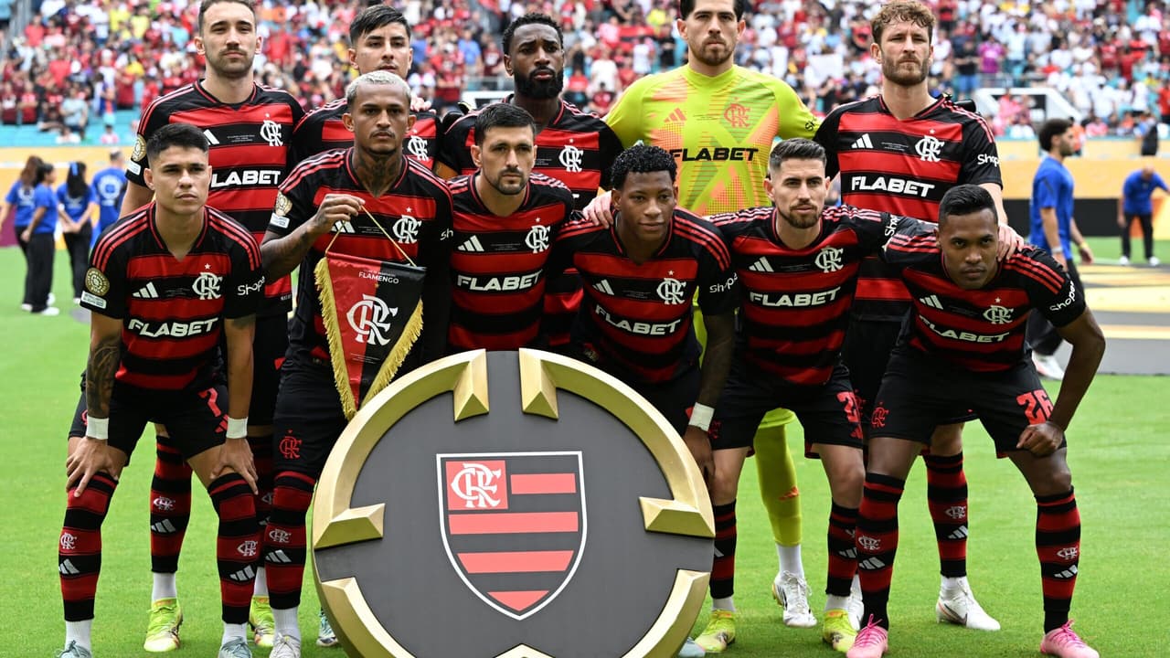 Retorno do Flamengo ao Brasil após participação no Mundial de Clubes.