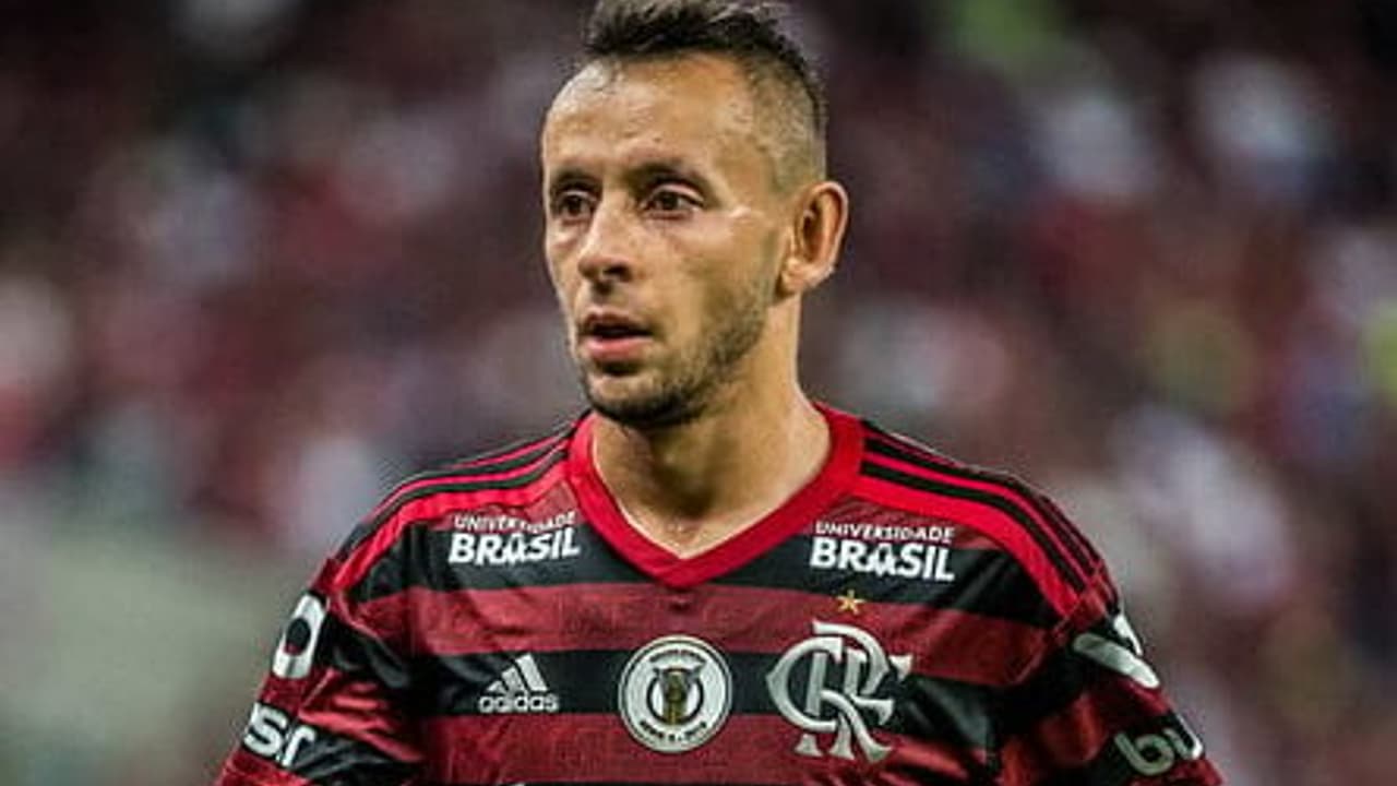 Bastidores do Vestiário do Flamengo: Caso de Filipe Luís e Pedro.