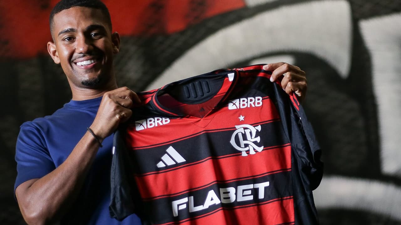 Flamengo anuncia a contratação de Samuel Lino, novo reforço para torcida rubro-negra.