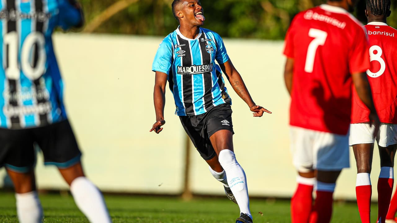Centroavante da base deve subir para o profissional do Grêmio