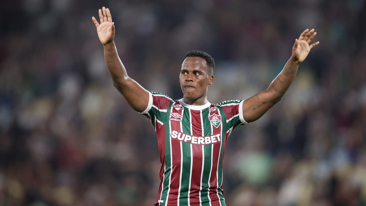 Jhon Arias publica despedida do Fluminense nas redes sociais