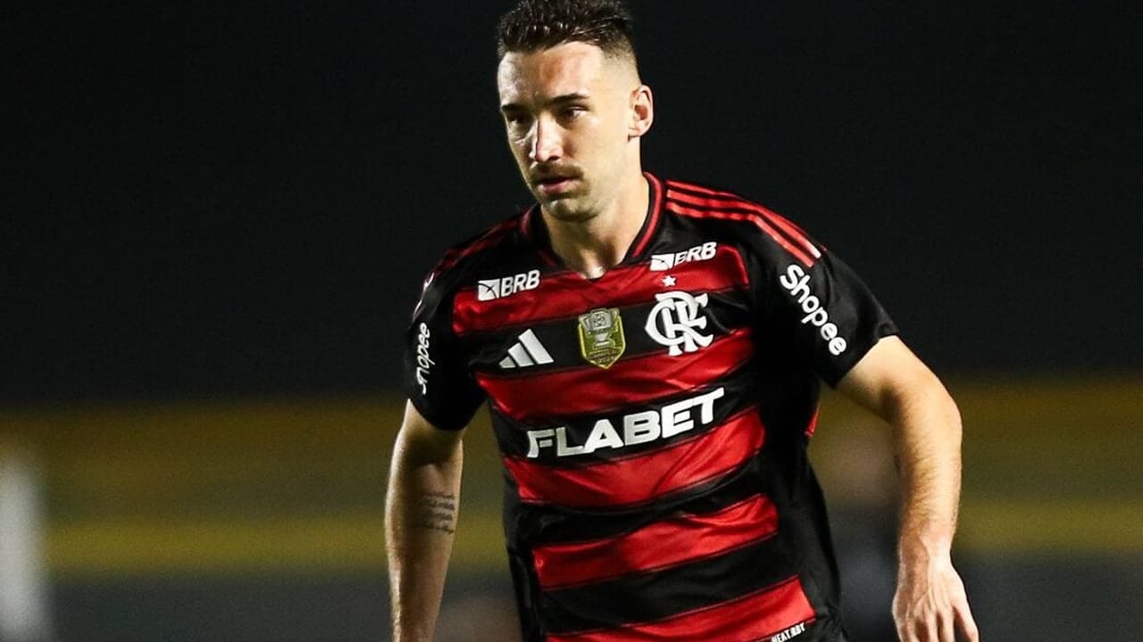 Léo Ortiz, do Flamengo, sai de campo por lesão na região glútea