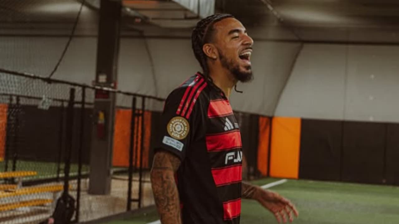 Europeus criticam jogador por vestir camisa do Flamengo: considerado ingrato.