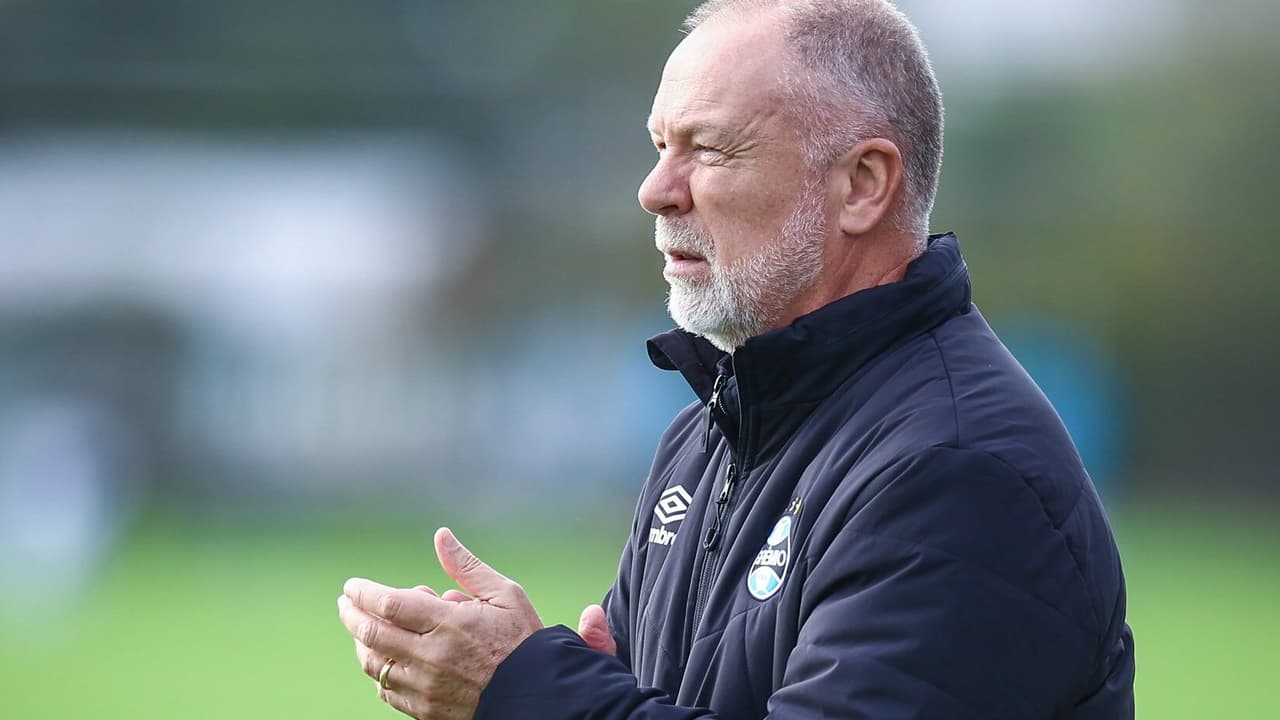 Grêmio: atacante volta a treinar e oferece mais uma poção a Mano